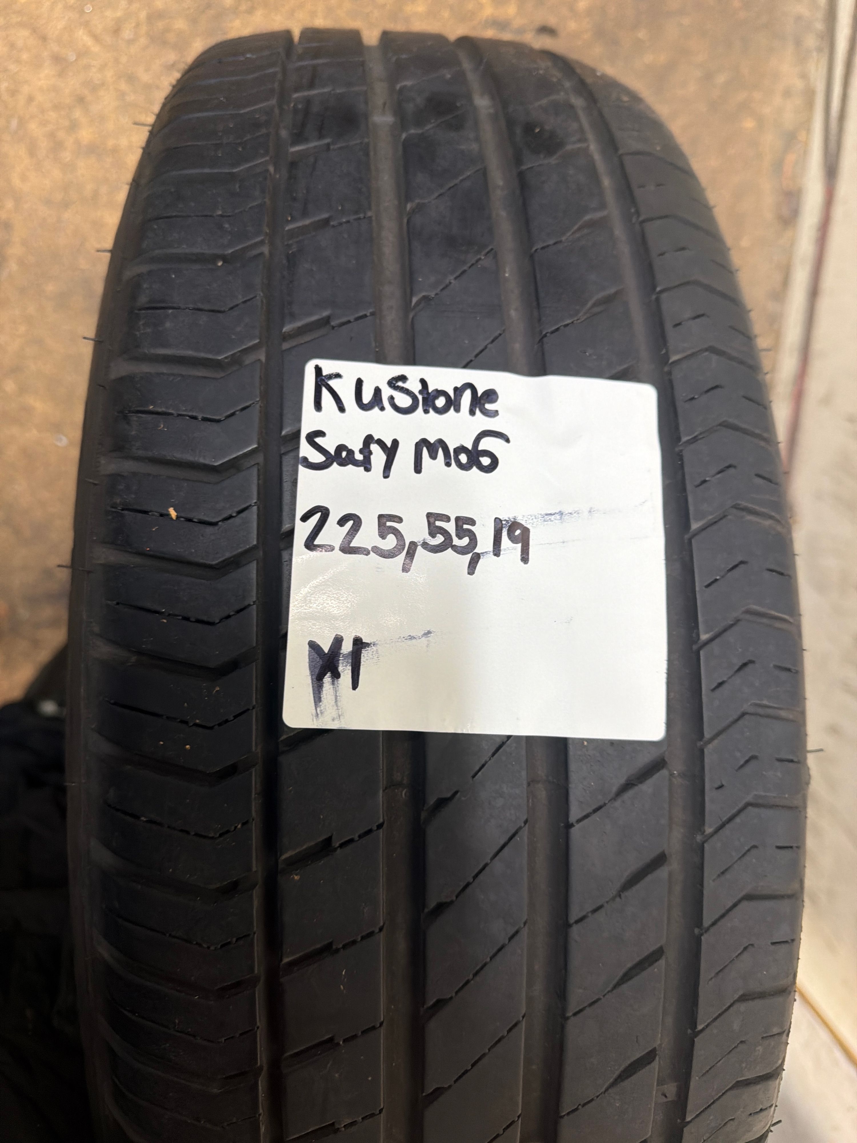 225/55R19 — Kingstone SAFY M06