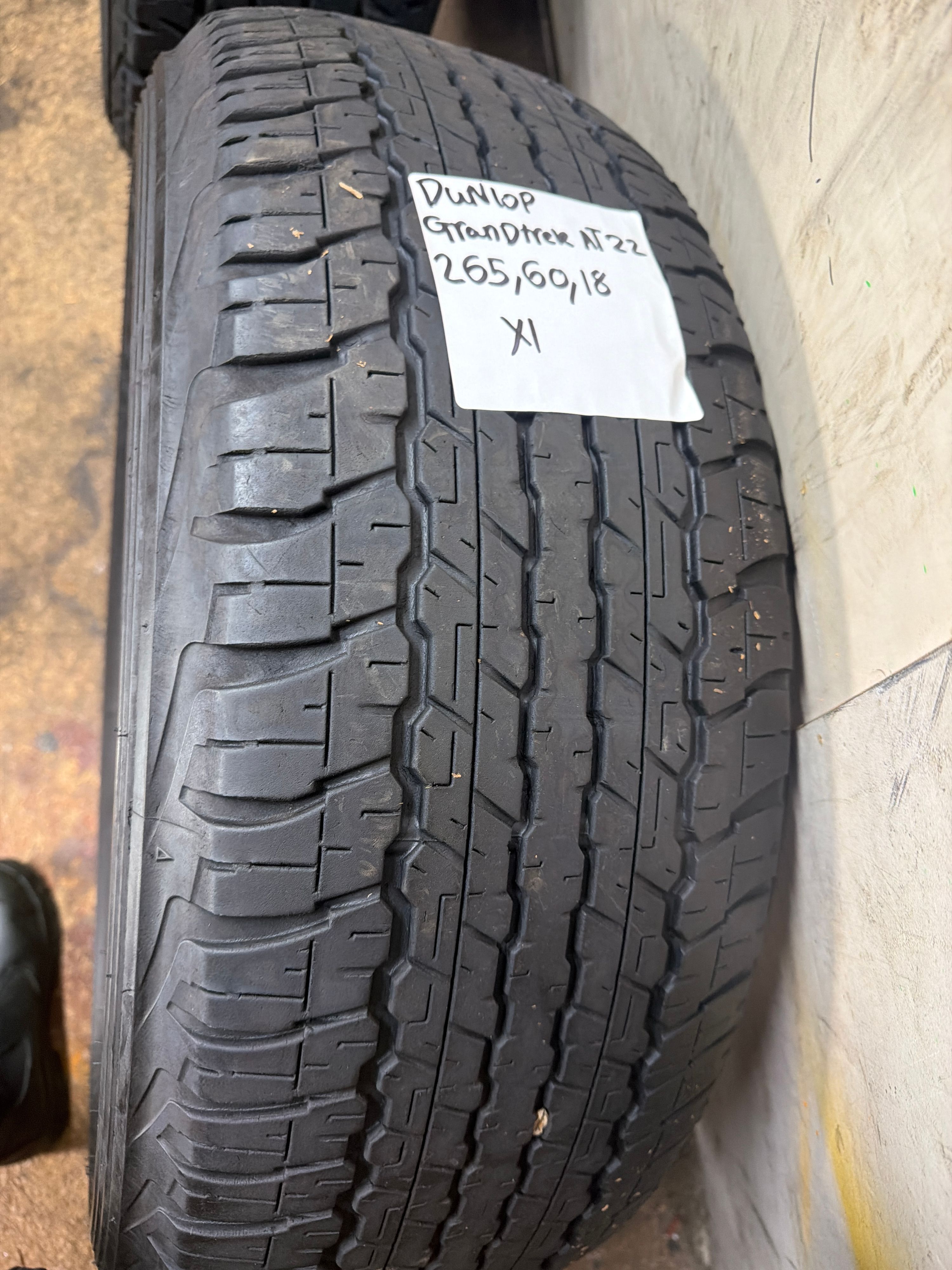 265/60R18 — Dunlop Grandtrek AT22