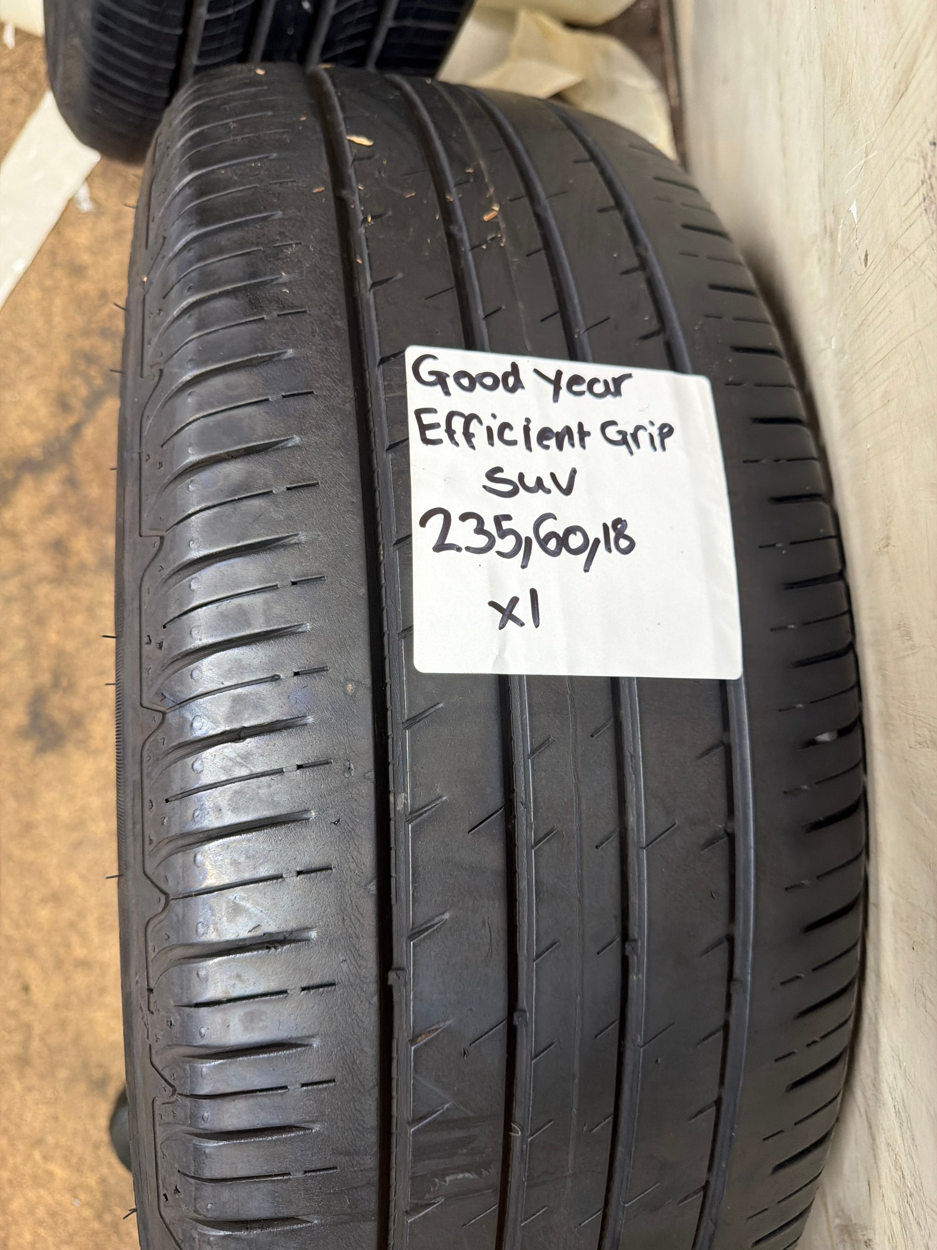 235/60R18 — Goodyear EfficientGrip Performance SUV