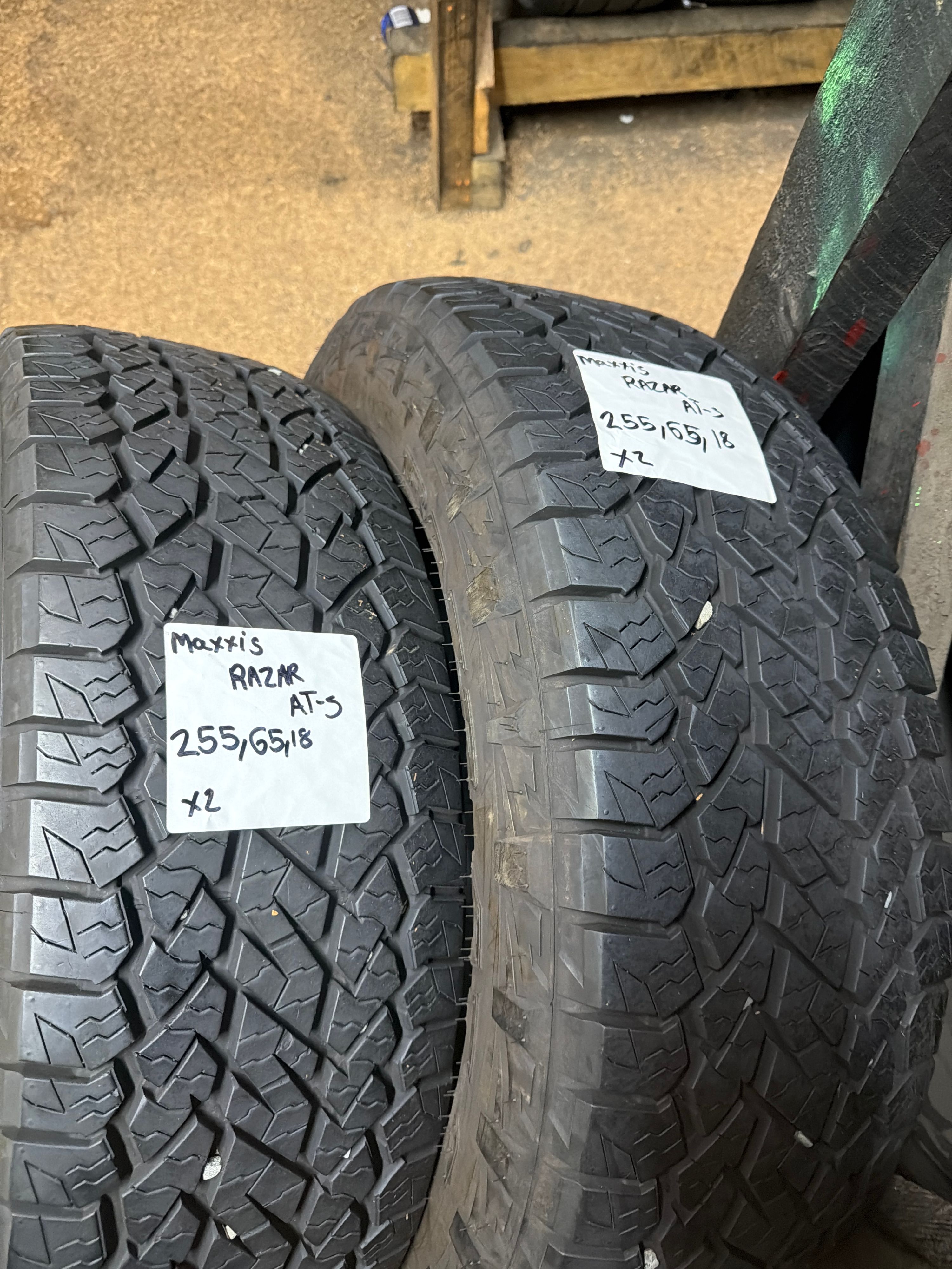 255/65R18 — Maxxis Razr AT-5