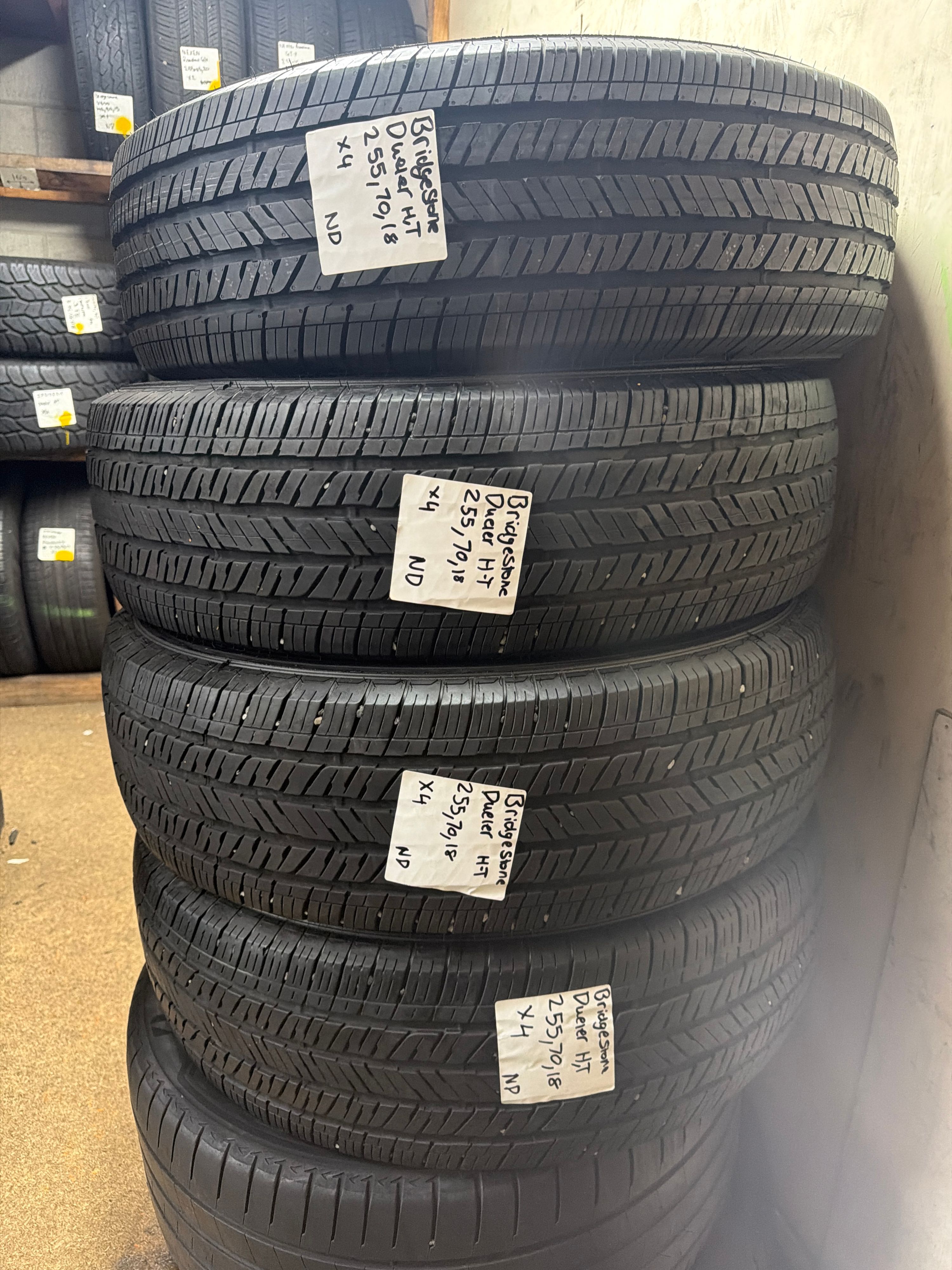 255/70R18 — Bridgestone Dueler H/T
