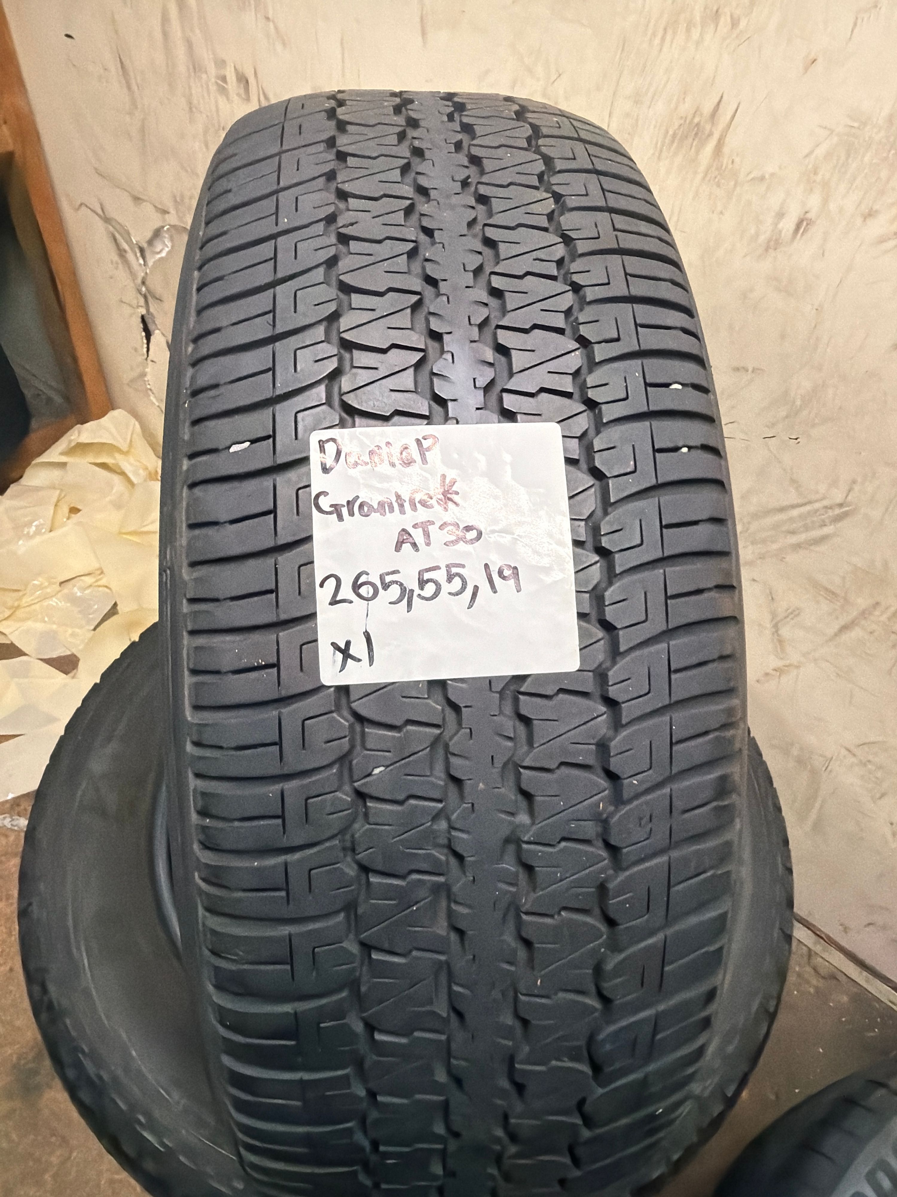 265/55R19 — Dunlop Grandtrek AT30