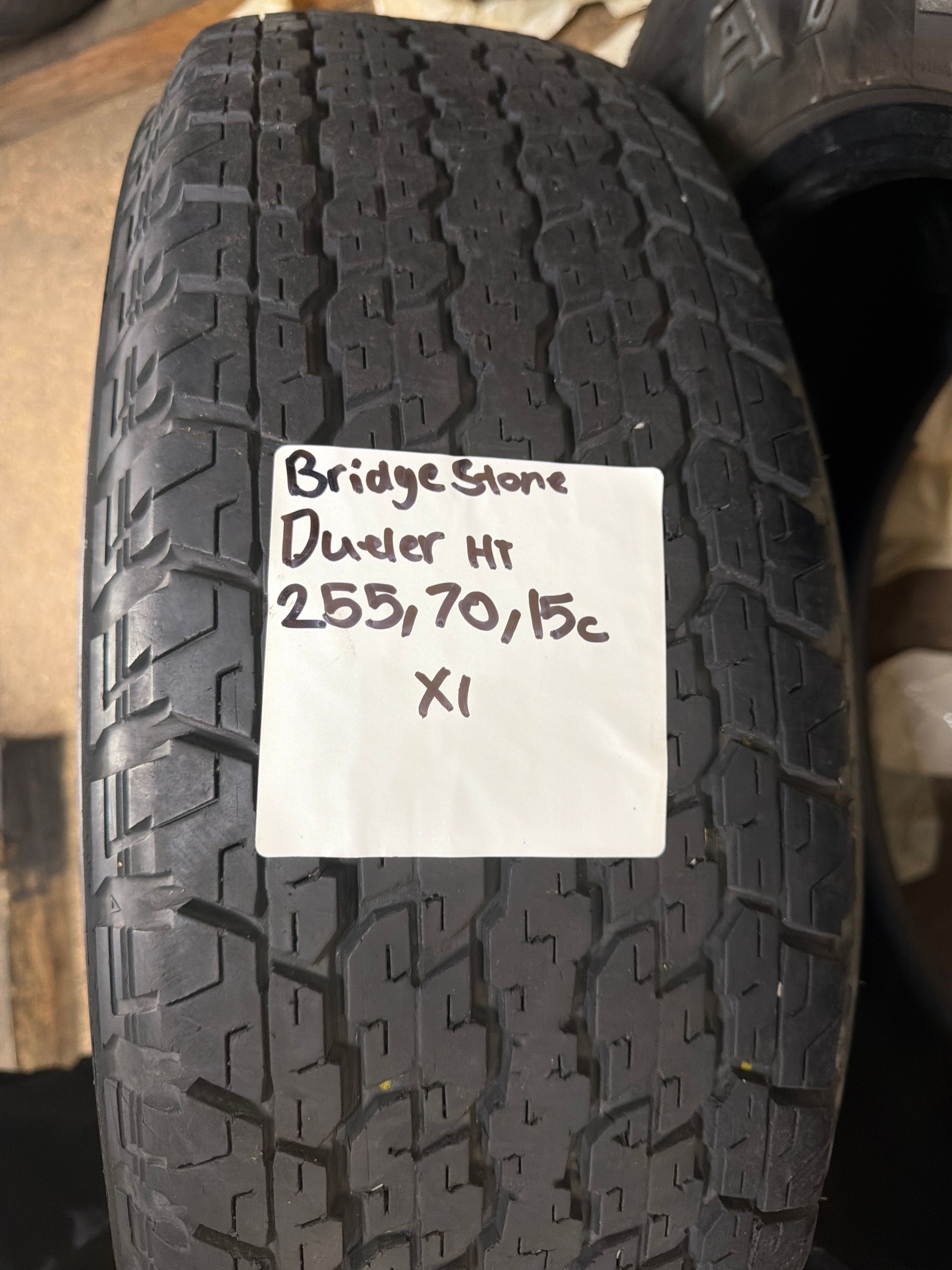 255/70R15 — Bridgestone Dueler HT