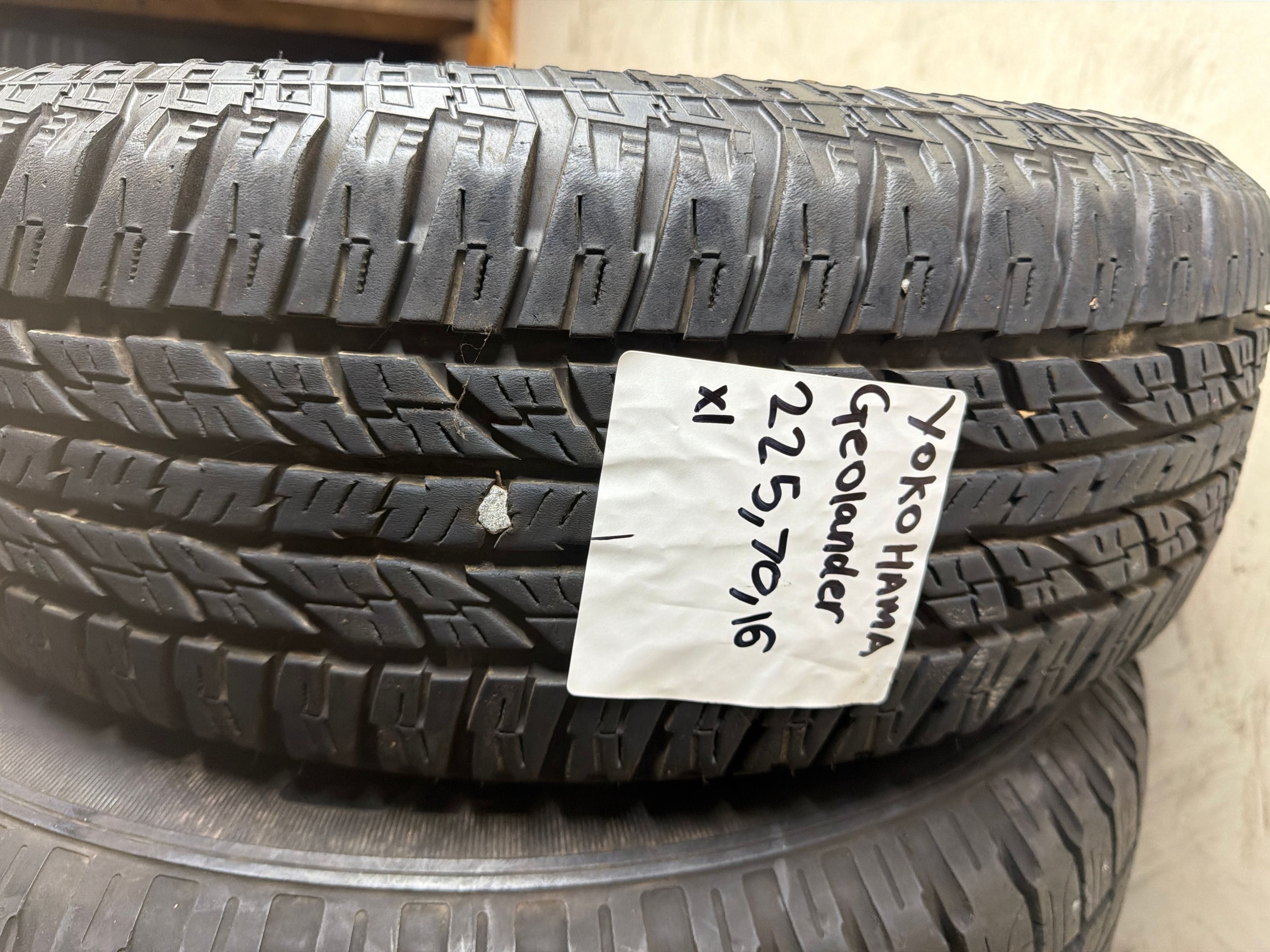 225/70R16 — Yokohama Geolandar
