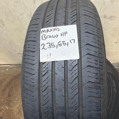 235/65R17 — Maxxis Bravo HP