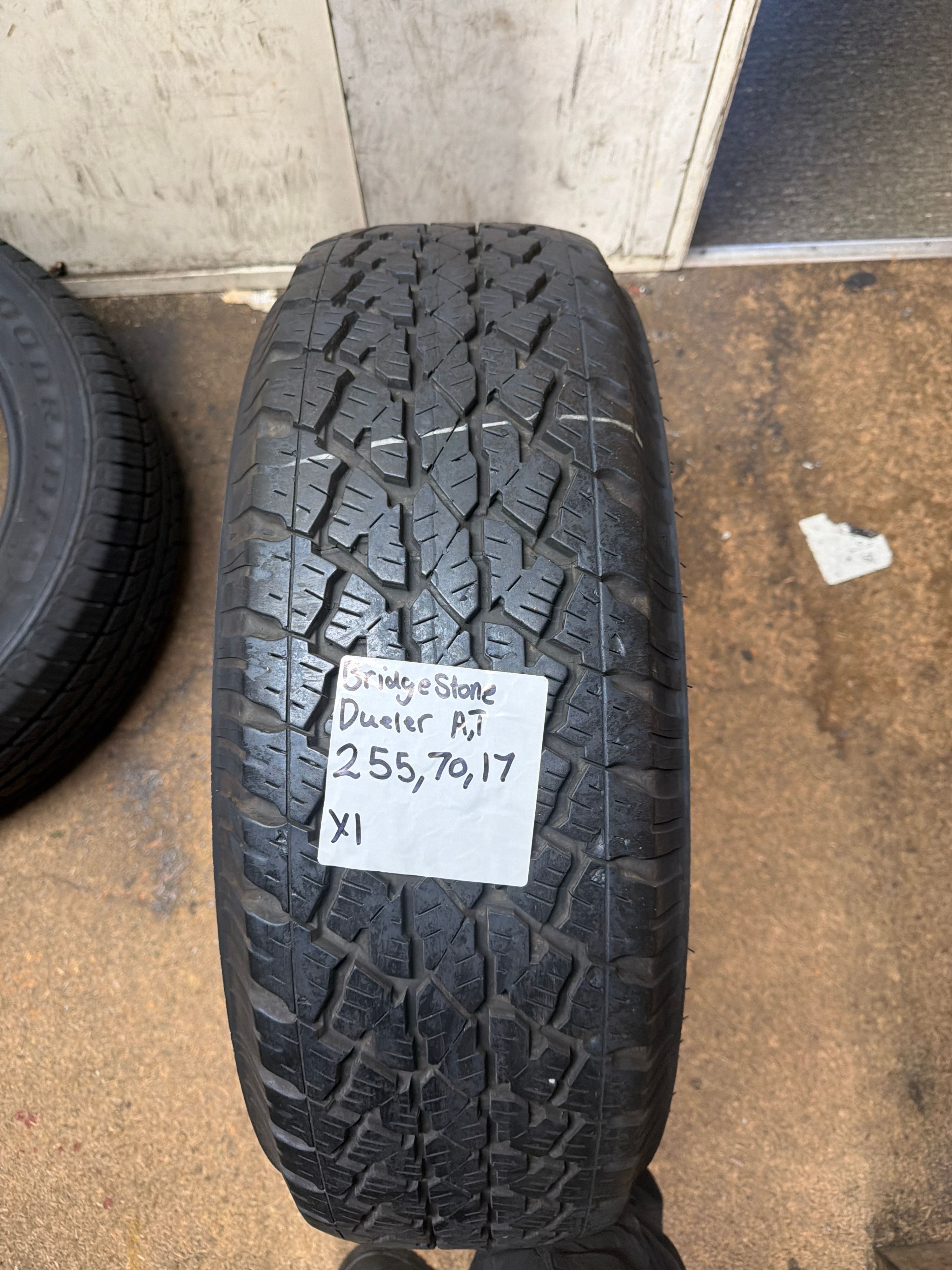 255/70R17 — Bridgestone Dueler A/T