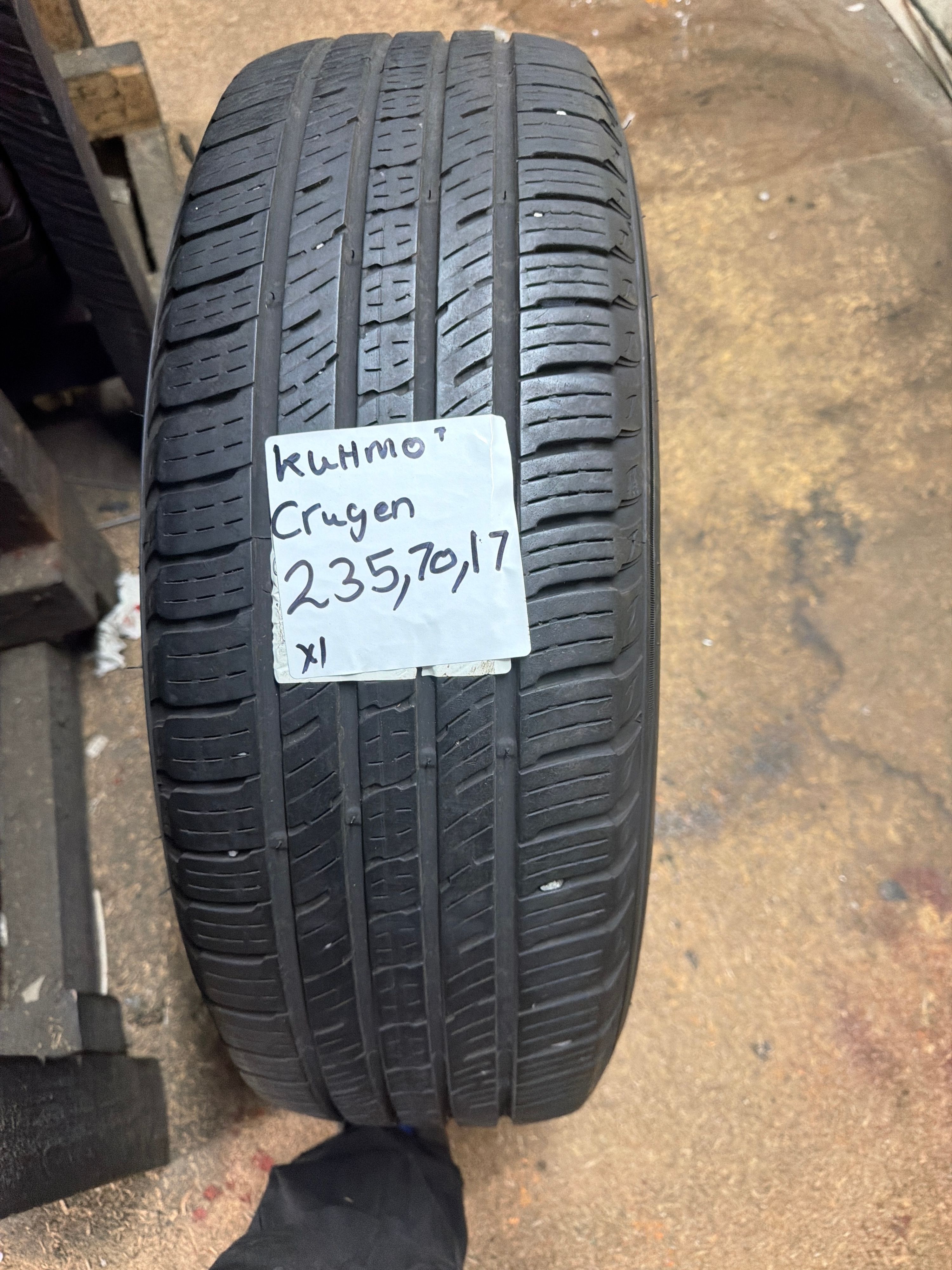 235/70R17 — Kuhmo Crugen Premium