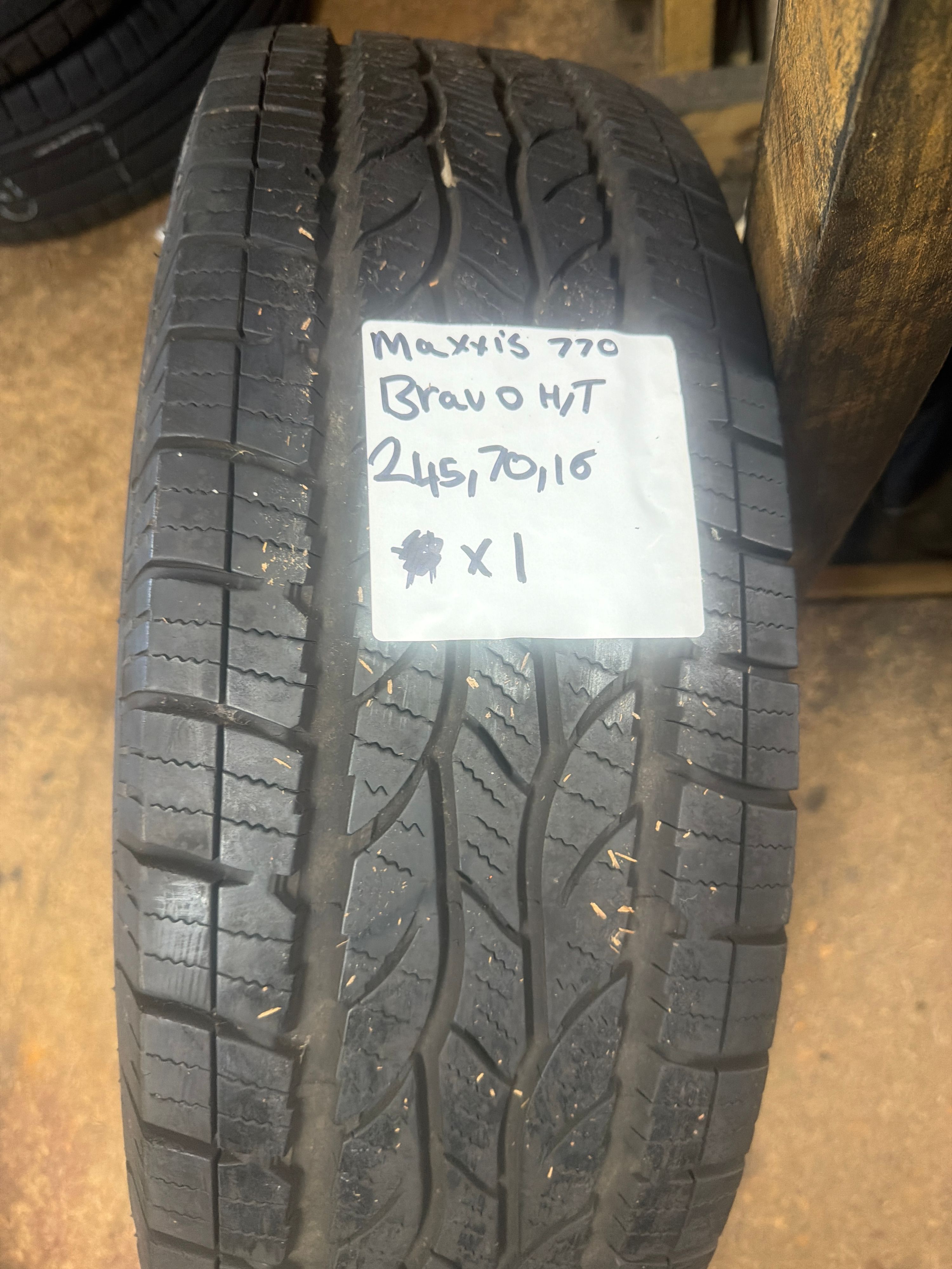 245/70R16 — Maxxis Bravo HT770