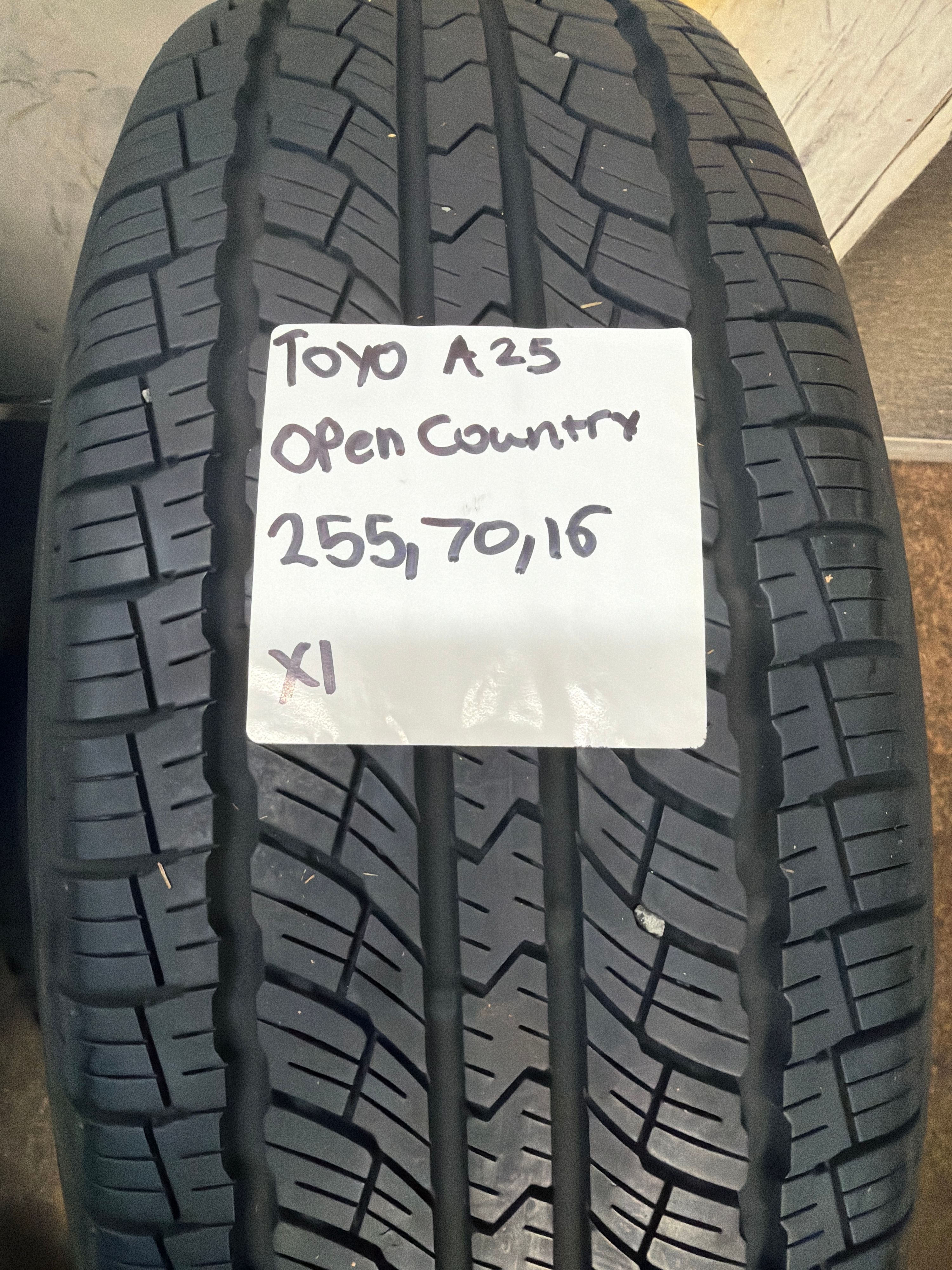 255/70R16 — Toyo Open Country