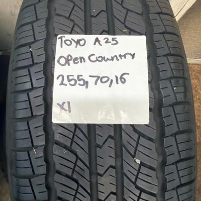 255/70R16 — Toyo Open Country